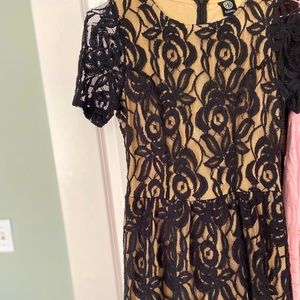 Lace Black Cap-sleeve Dress